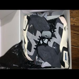 Women’s Air Jordan Retro 6 size 8.5